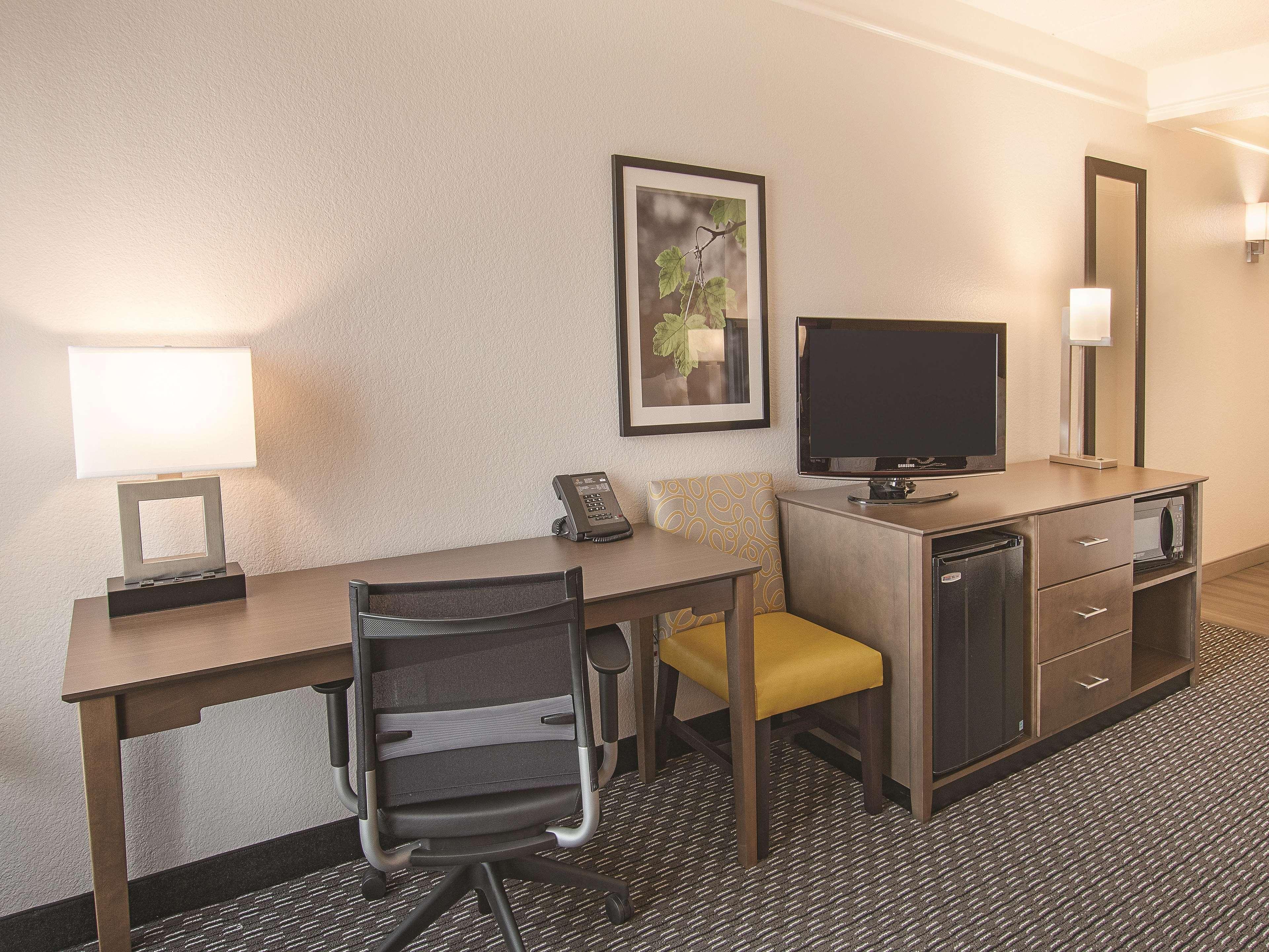 Hotel La Quinta By Wyndham Arlington North 6 Flags Dr Exterior foto