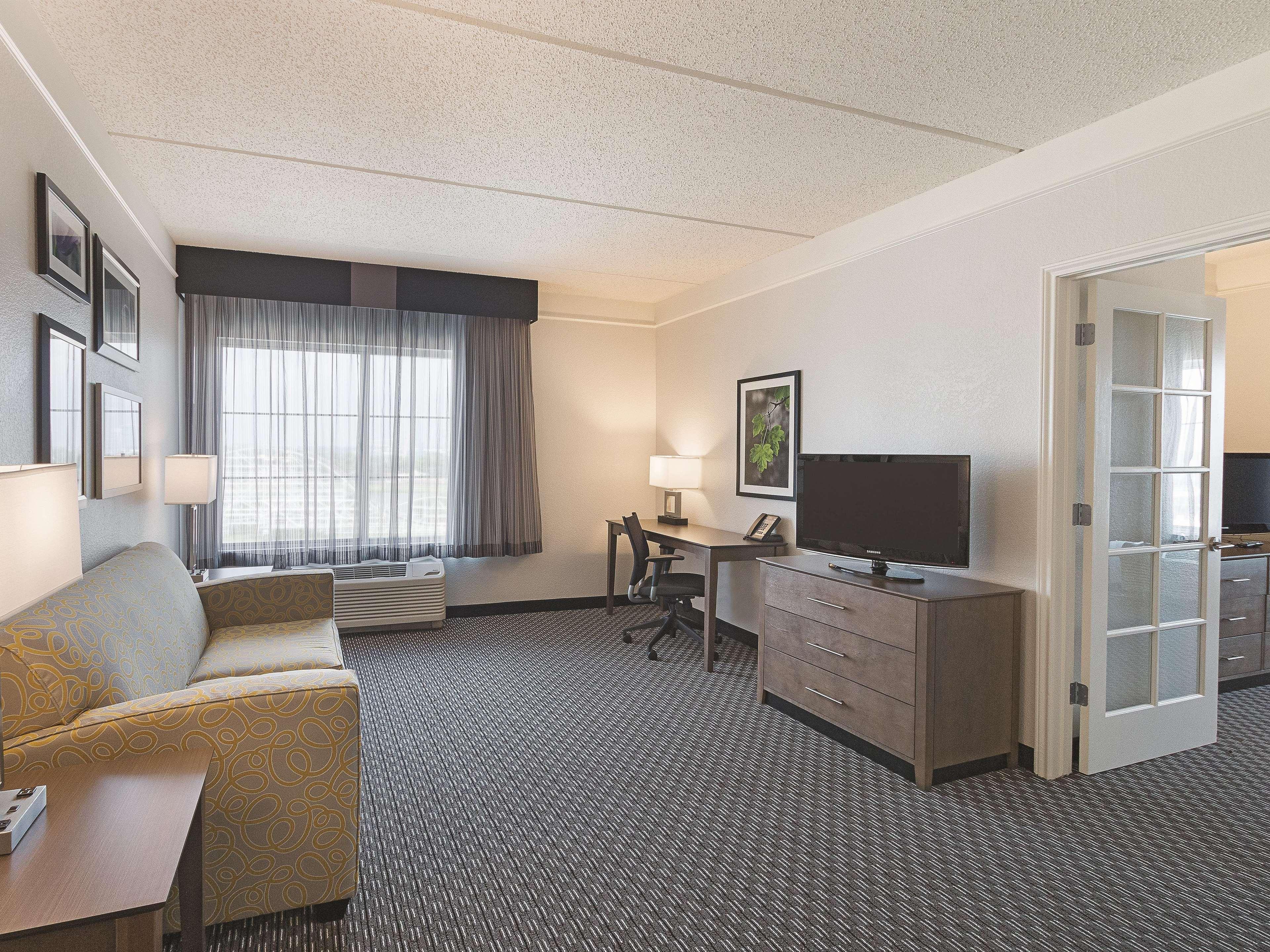 Hotel La Quinta By Wyndham Arlington North 6 Flags Dr Exterior foto