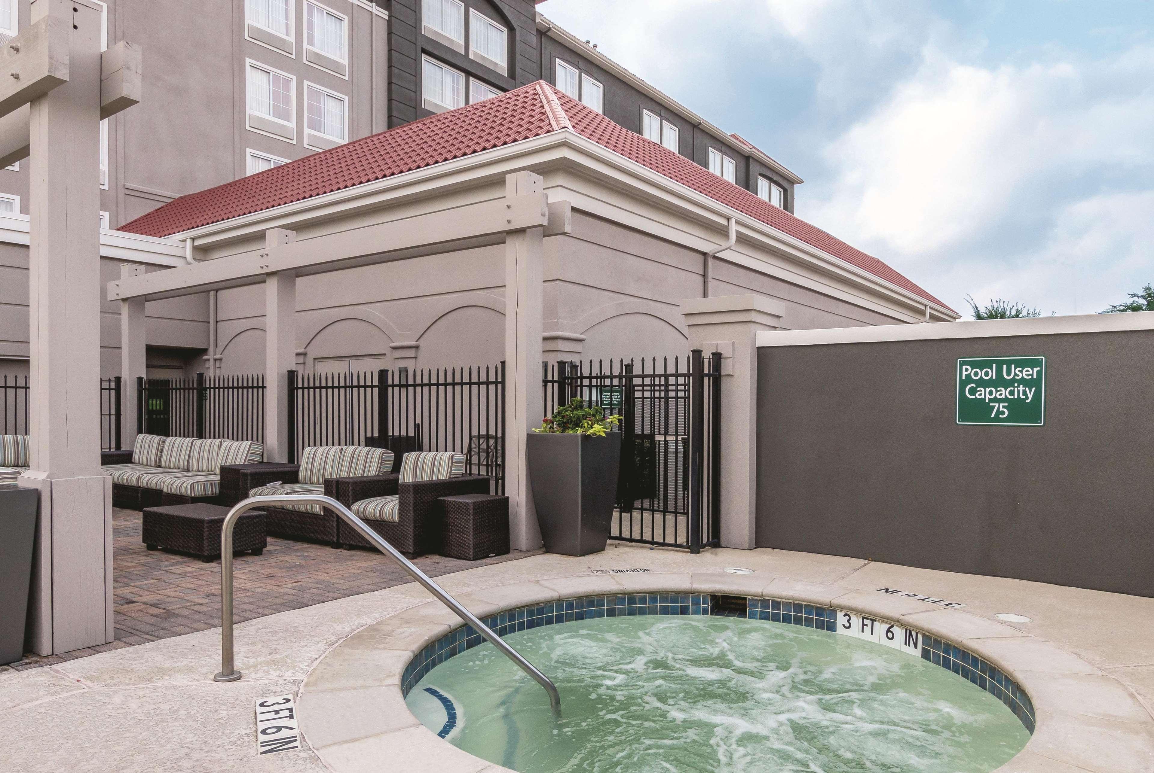 Hotel La Quinta By Wyndham Arlington North 6 Flags Dr Exterior foto