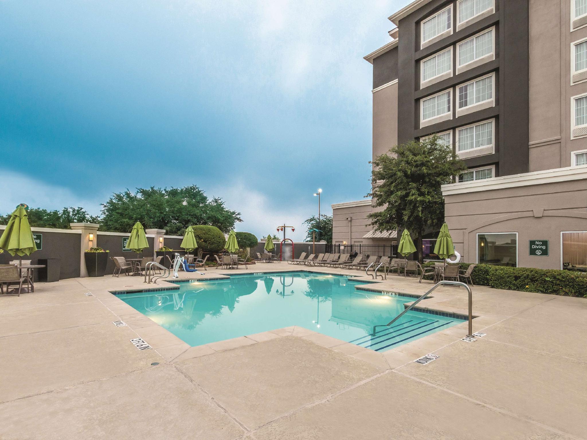 Hotel La Quinta By Wyndham Arlington North 6 Flags Dr Exterior foto